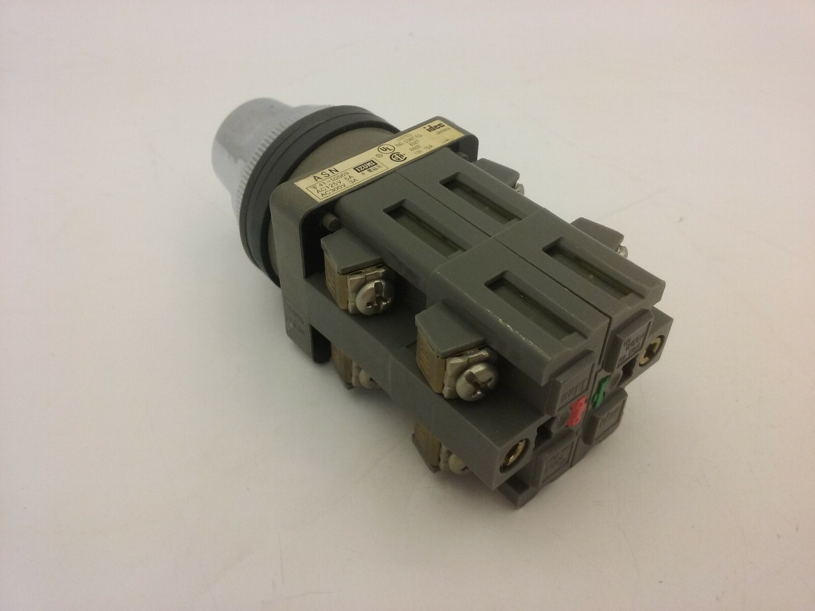 IDEC ASN4K22 SELECTOR SWITCH 2 POSITION SPRING RETURN FROM RIGHT 2NO 2NC NIB