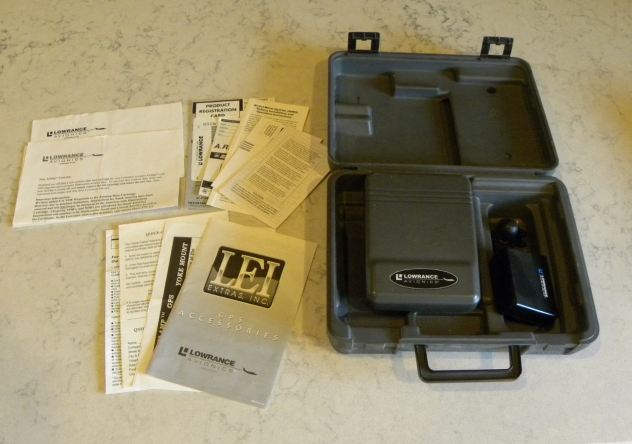 Lowrance Avionics AIRMAP 2000c GPS - UNTESTED