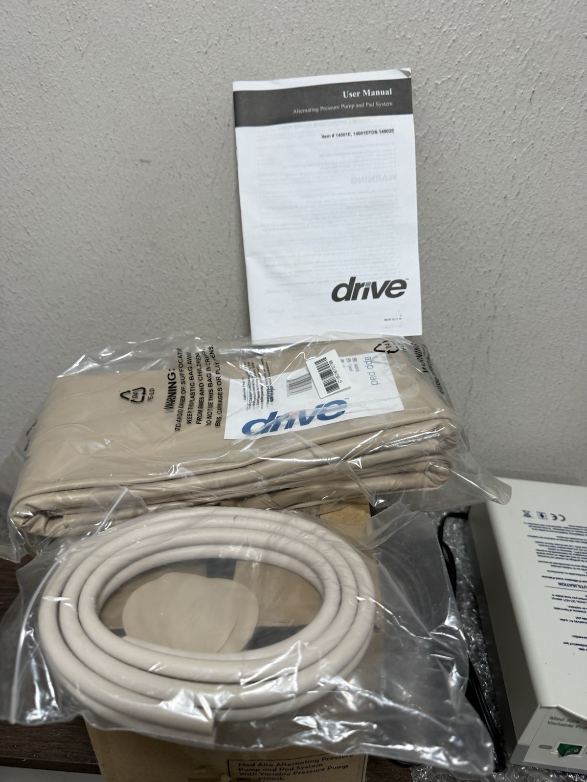Drive Med Aire Variable Pressure Pump System 14001E With Mattress Pad NOS