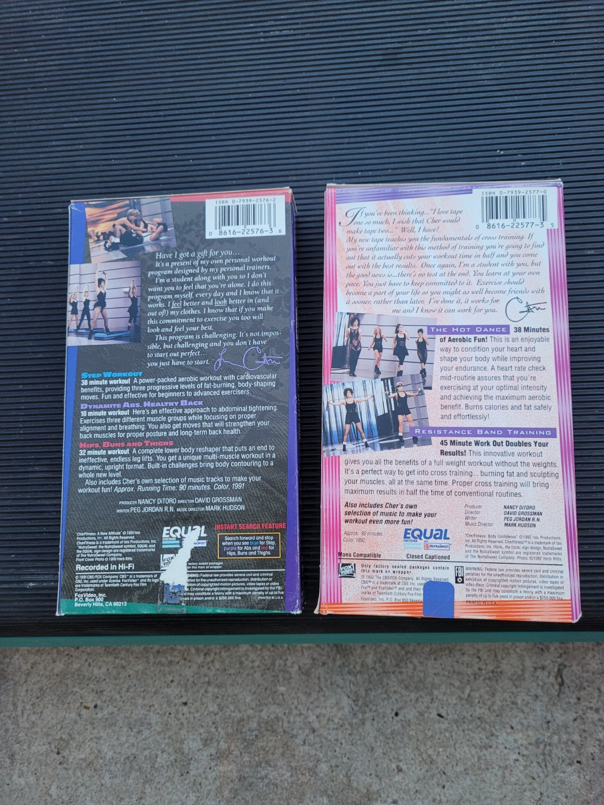 VINTAGE THE STEP EXERCISE BENCH WITH RISERS & 2 CHER EXERCISE VHS TAPES PREOWNED
