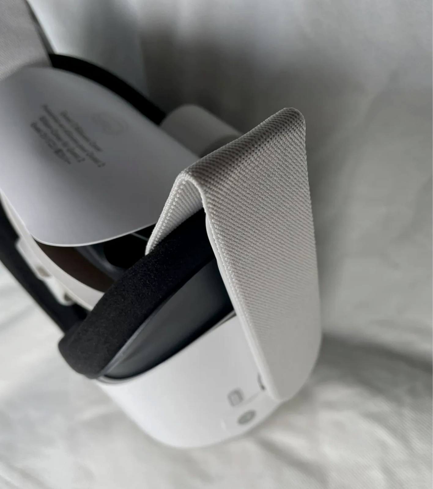 Oculus Quest 2 128GB All-in-one VR Headset - White Headset ONLY No Controllers
