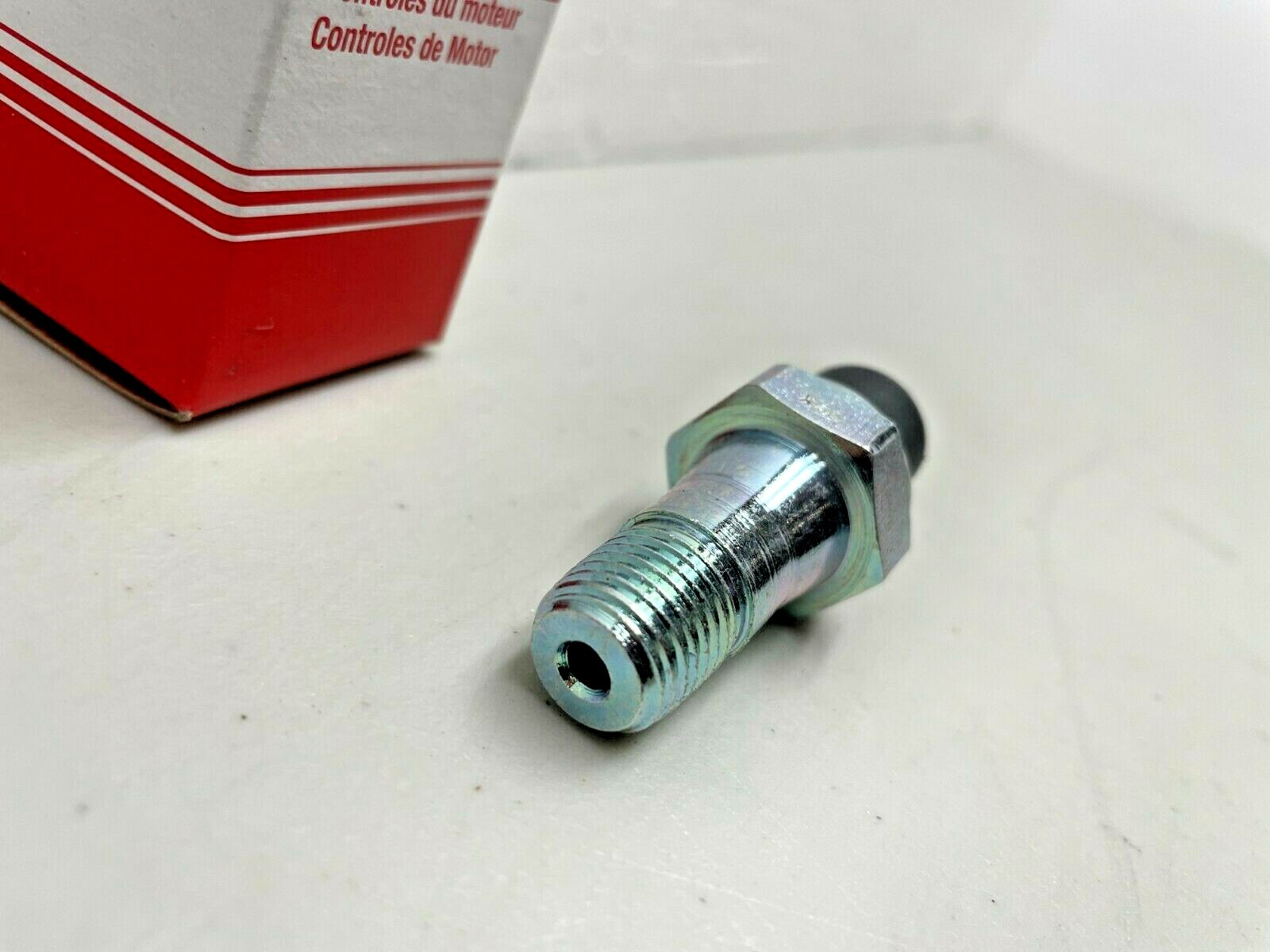 CARQUEST Engine Oil Pressure Sender Switch fits FORD Bronco E150 Mazda B2500