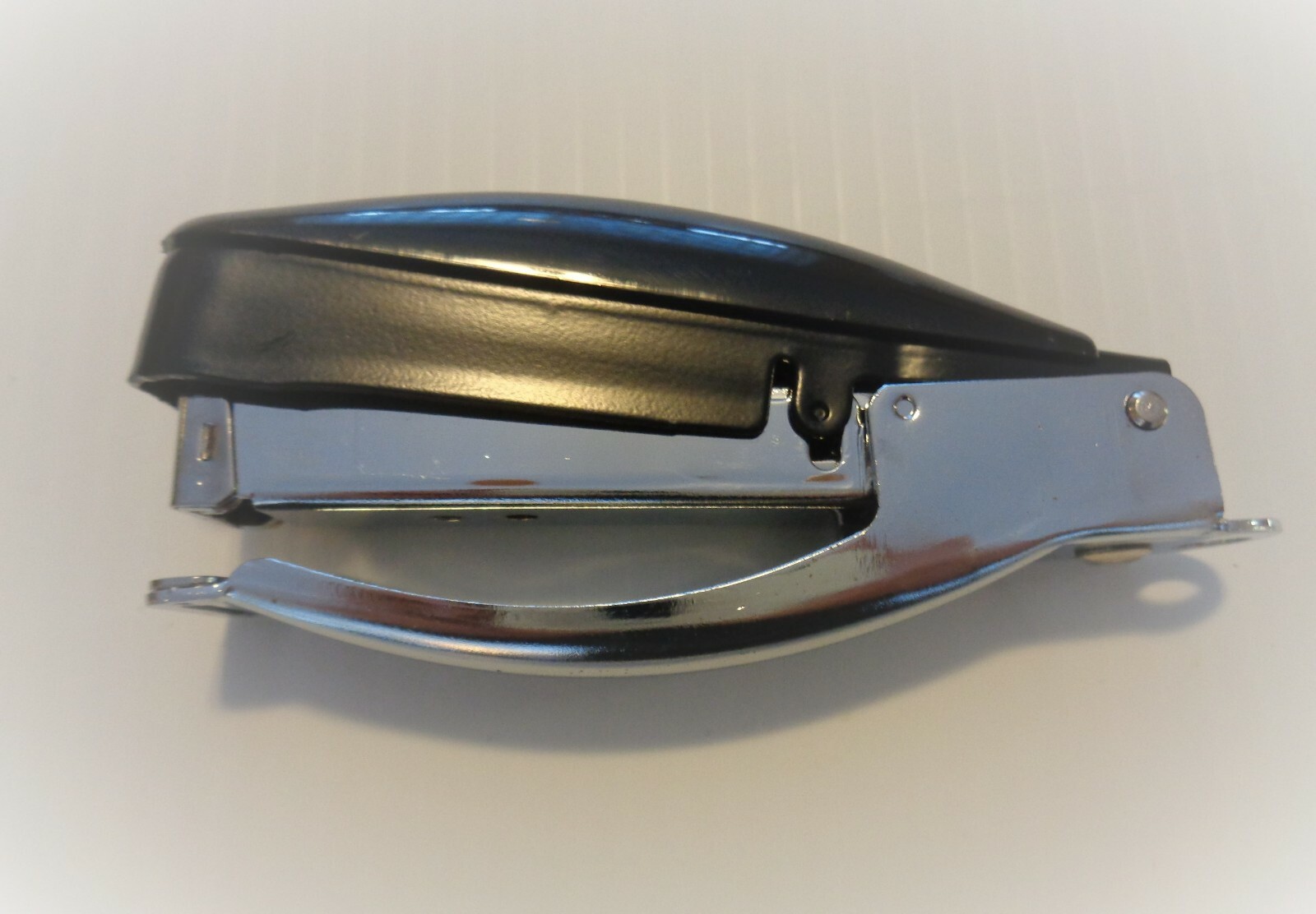 PLIER STAPLER, SMALL HAND HELD STAPLER