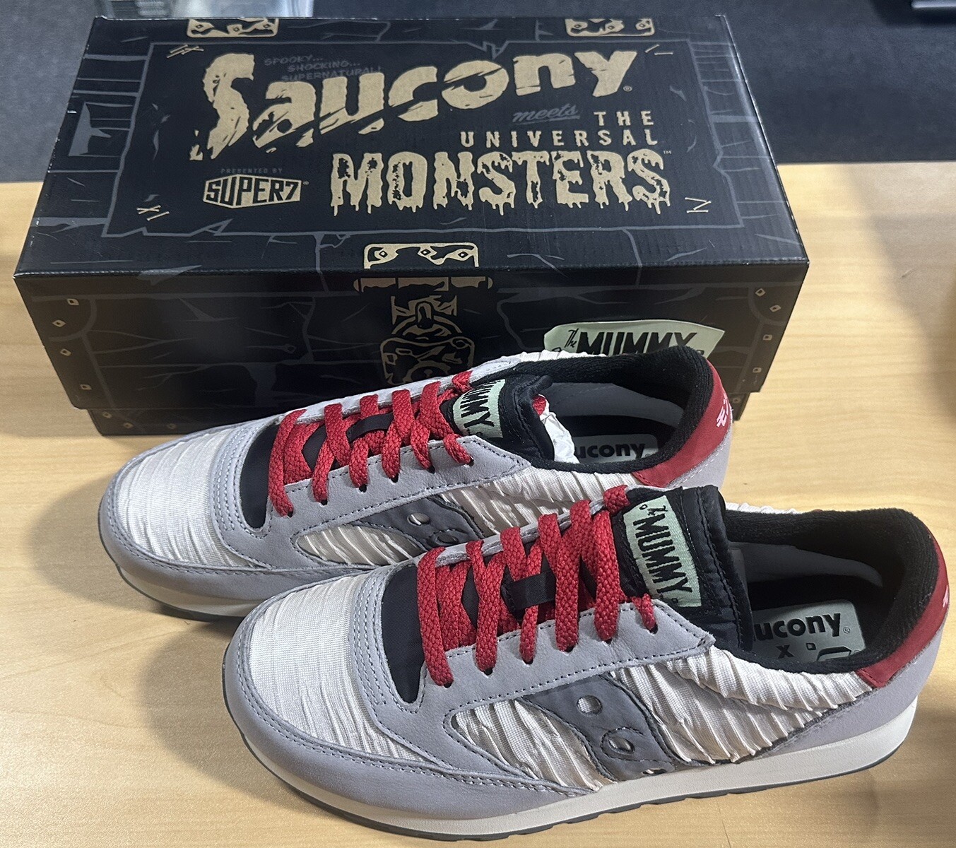 ! New Saucony X Super7 The Universal Monsters The Mummy Shoes USA Size W-9 M-7.5