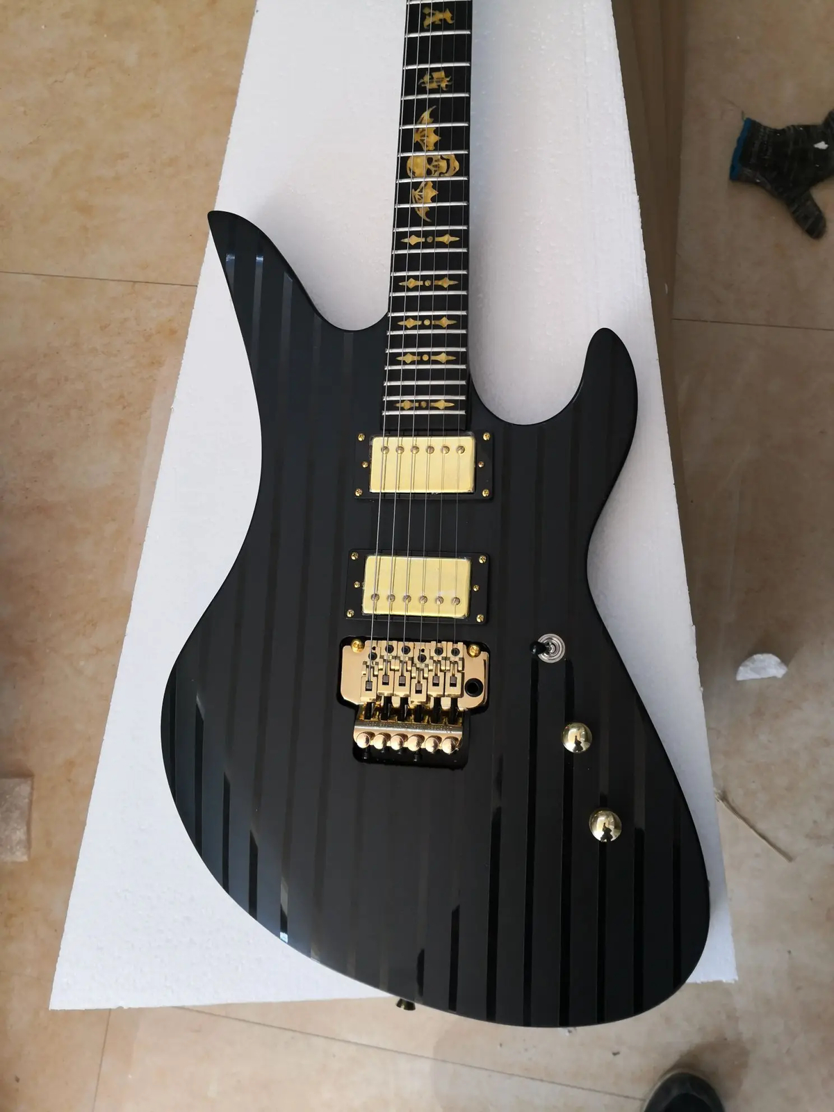 New Matte Black Stripe Electric Guitar Gold Bat Inlaid with Gold Accessories