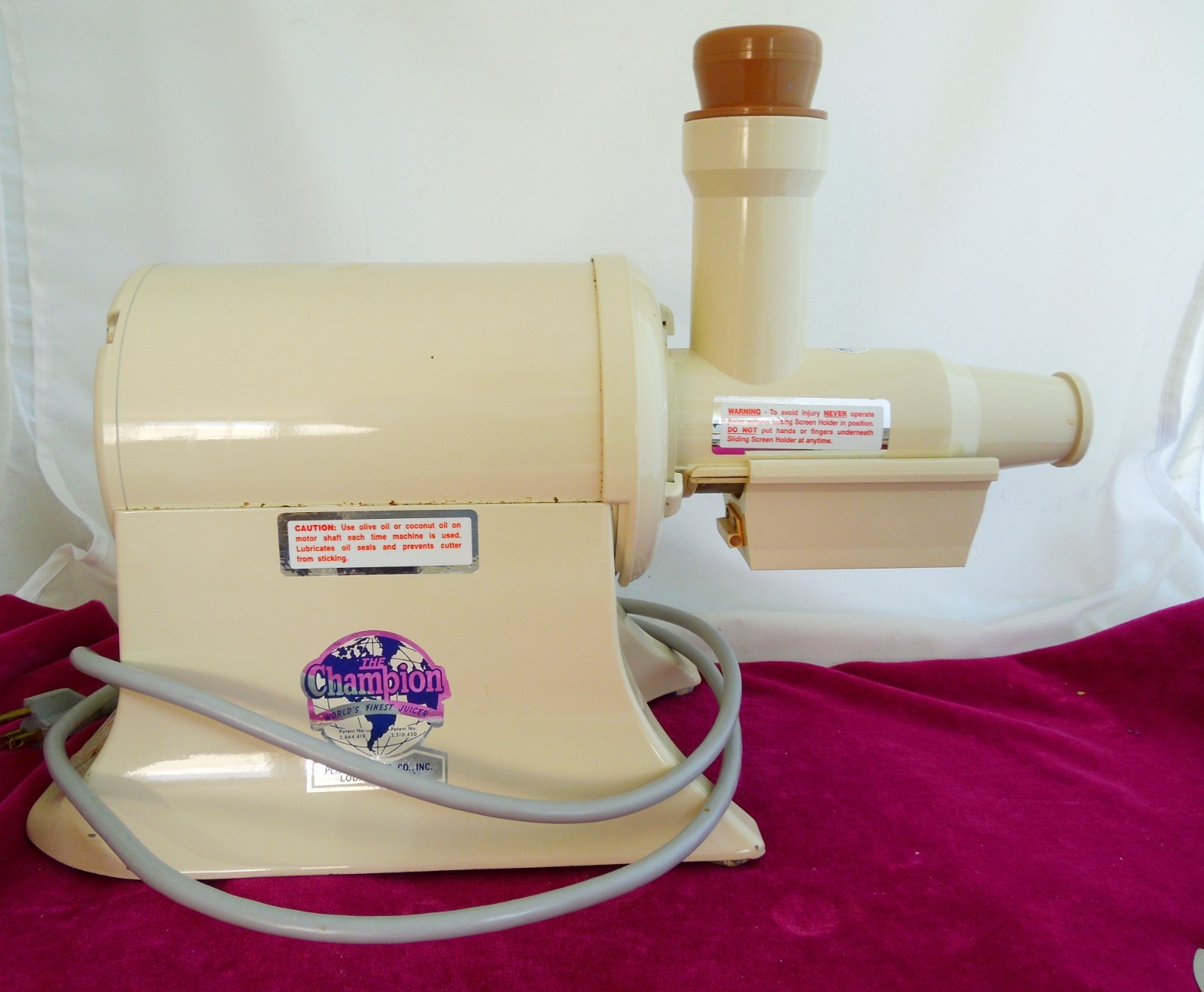 Champion G5-NG-853S Almond Color Juicer with Attachments *Good Clean Condition*
