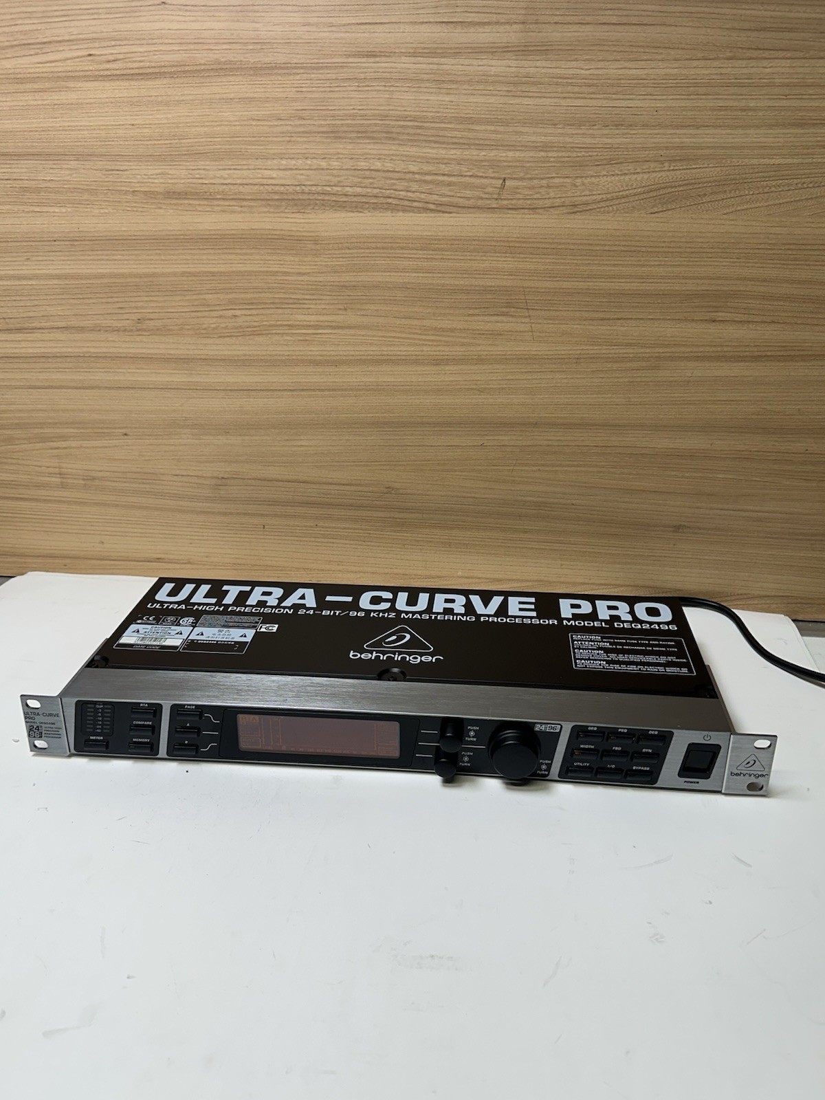 BEHRINGER ULTRA CURVE PRO DEQ2496 2-CHANNEL EQUALIZER & MASTERING PROCESSOR