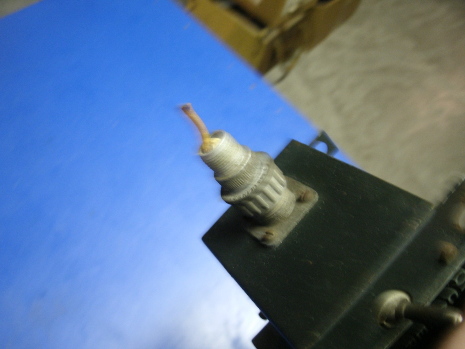 US AIRCRAFT GUN SIGHT - GUN CAMERA SWITCH W.W.II