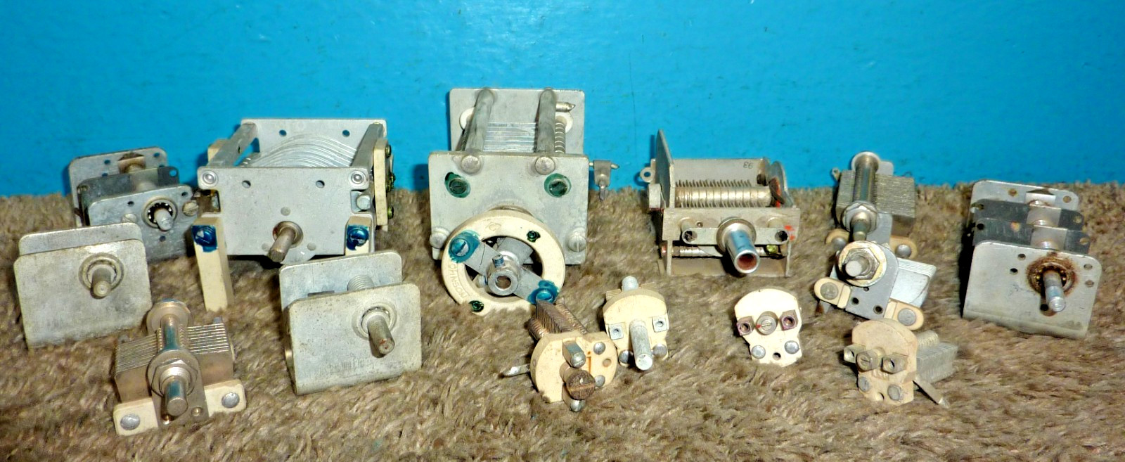 Lot Small Variable Tuning Capacitors