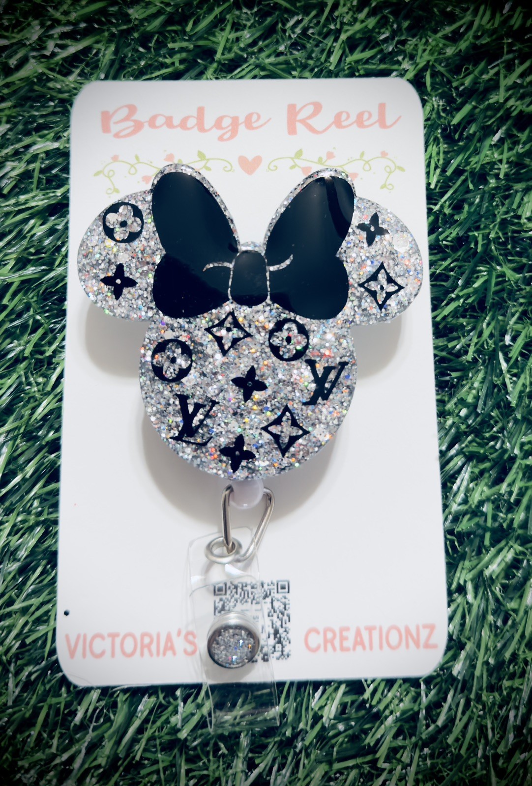 Minnie Mouse LV (silver/black) badge reel