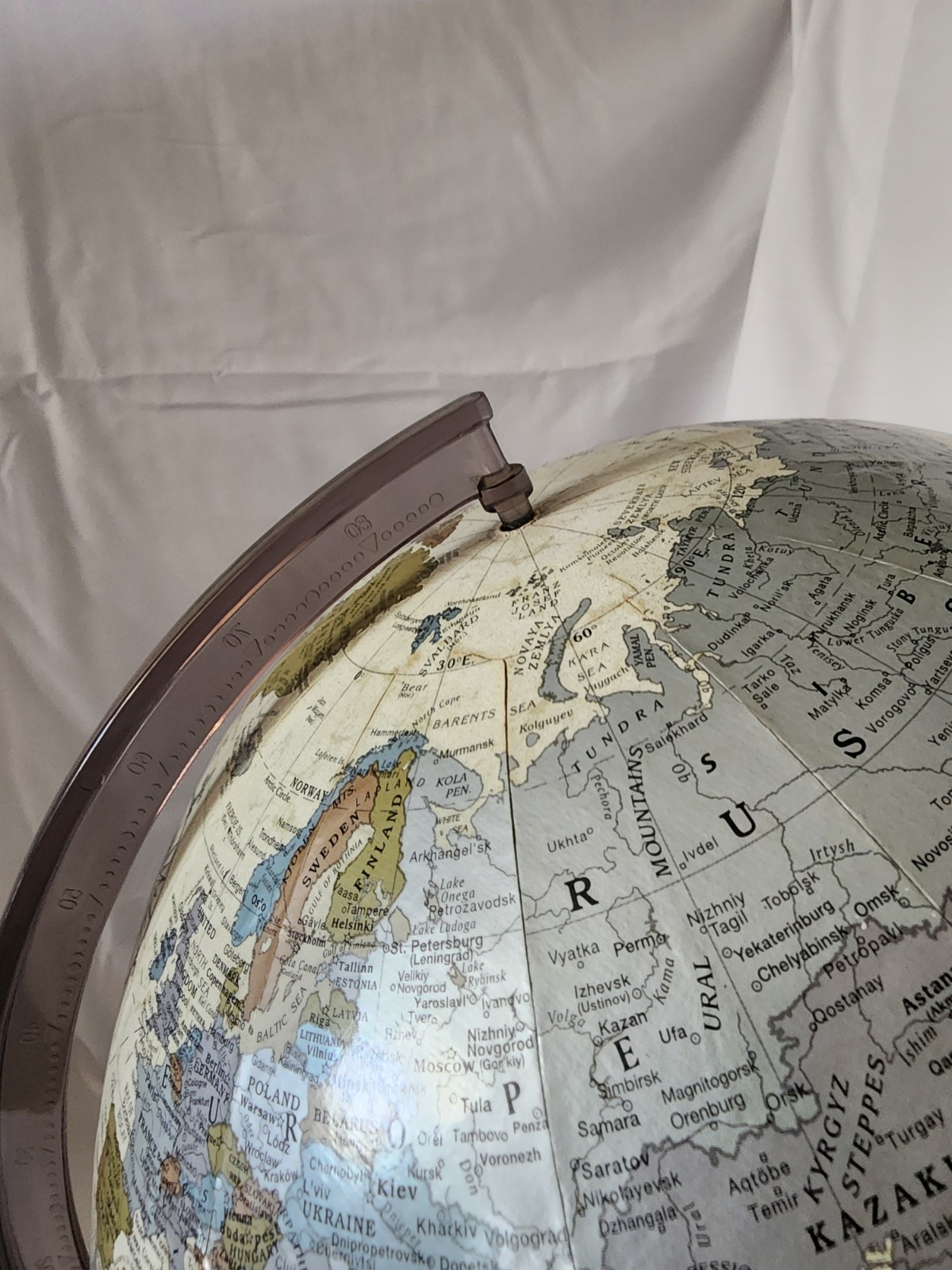 Replogle Platinum Classic Series Tabletop Globe Political Map Stand