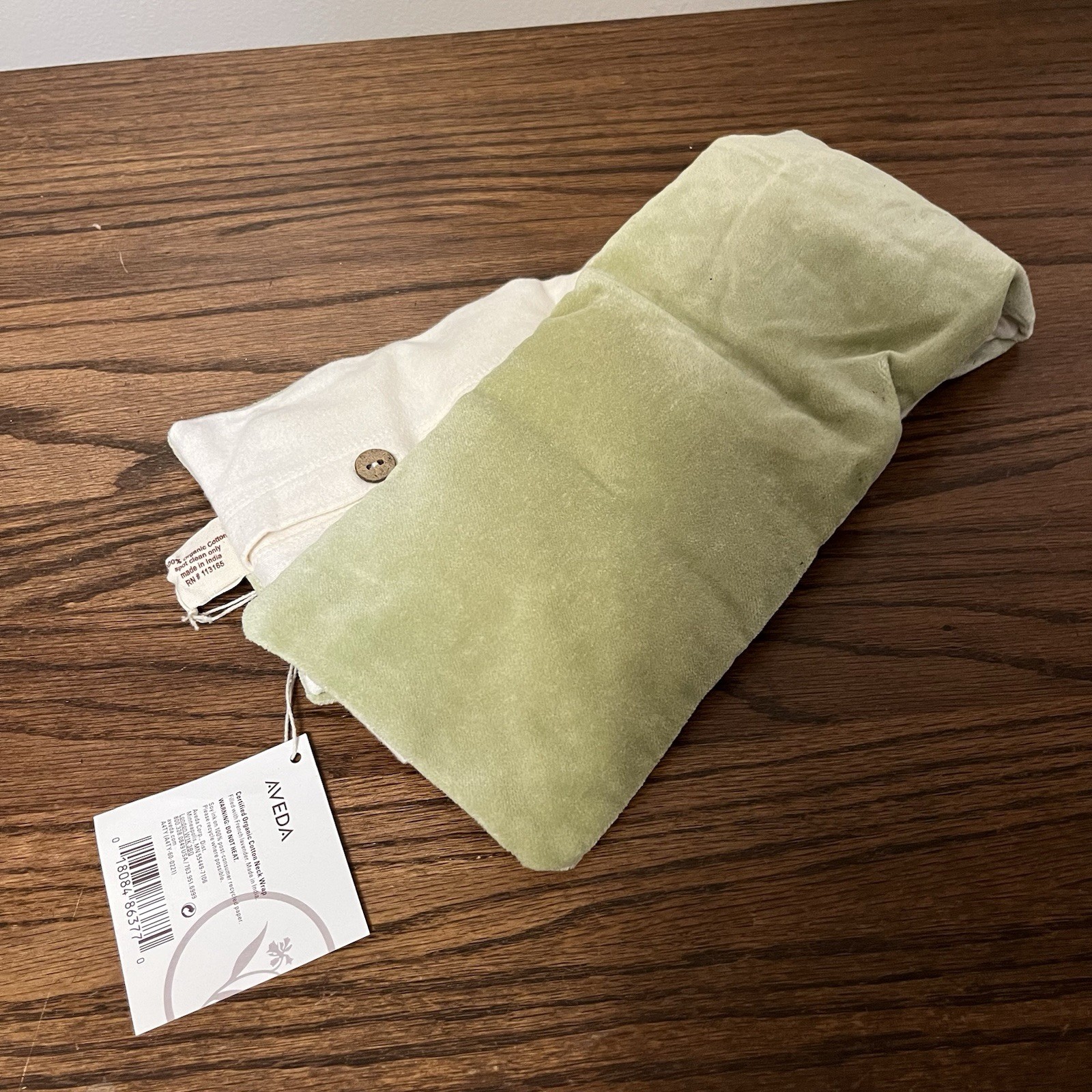NWT Aveda Organic Cotton Neck Wrap With French Lavender Green Velour Buttons