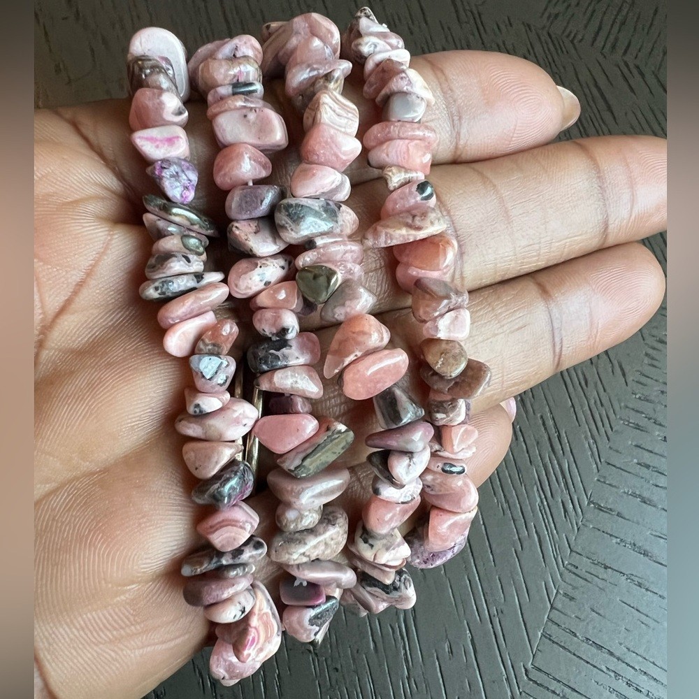 ( ONE) Rhodochrosite chip bracelet 6.5-7’