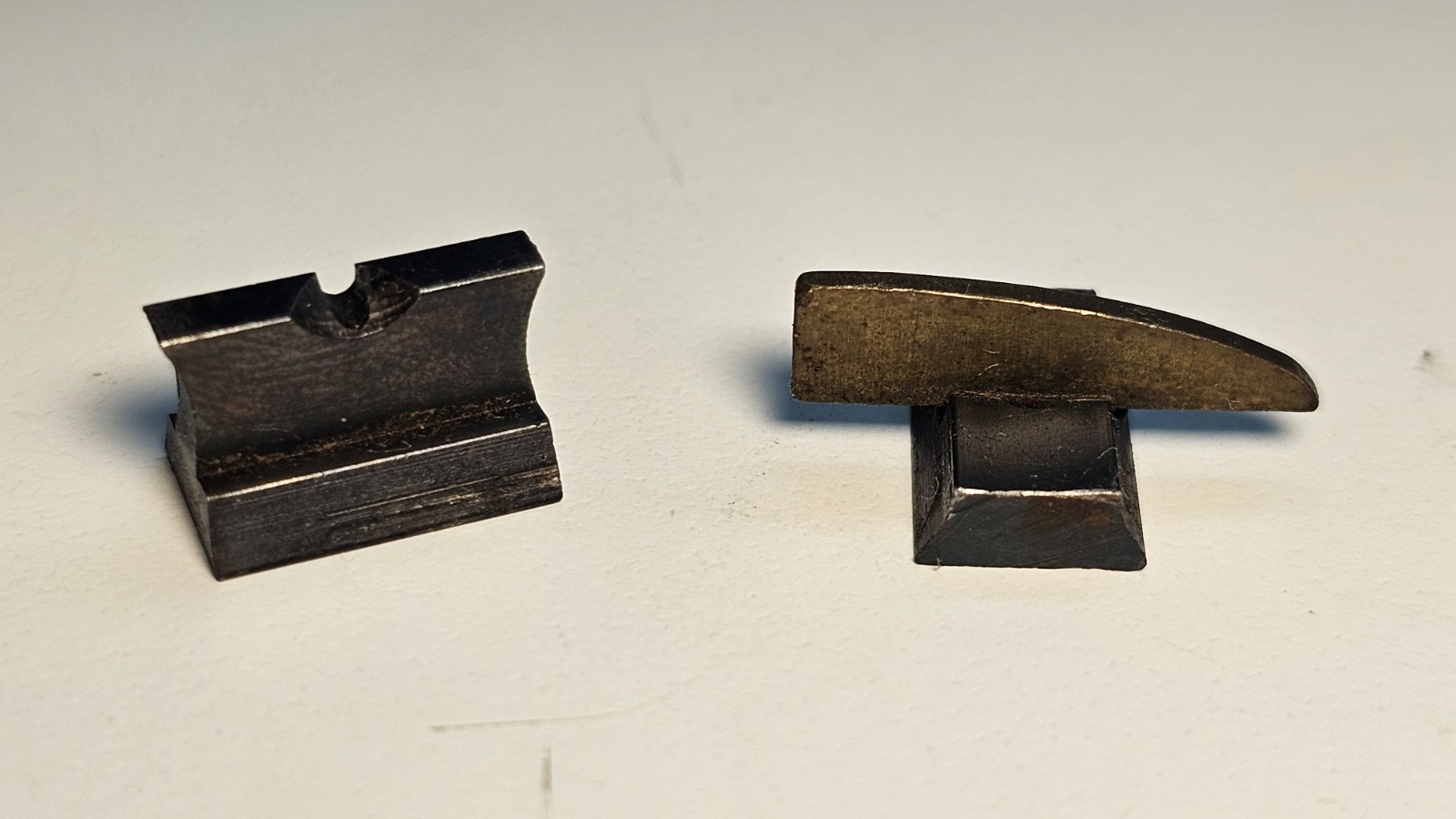 Traditions Panther Sidelock Muzzleloader Rifle Sight Set (A)