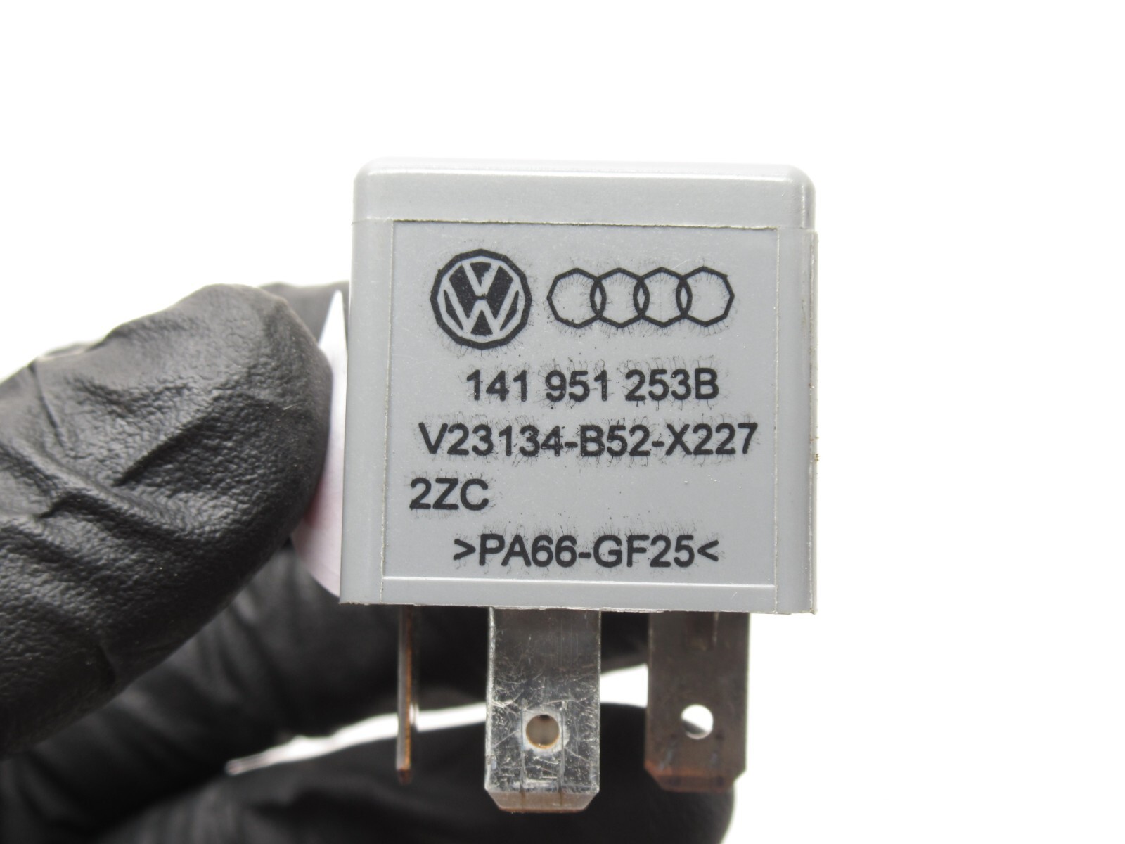 2000-2003 Volkswagen Golf 53 Multi Purpose Relay 141951253B OEM