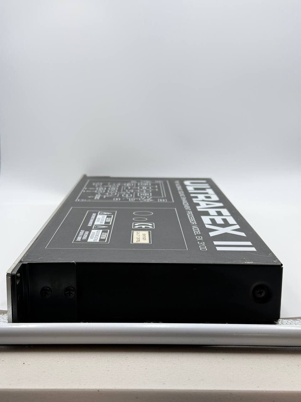 Behringer Ultrafex II EX3100 multiband sound enhancement processor excellent
