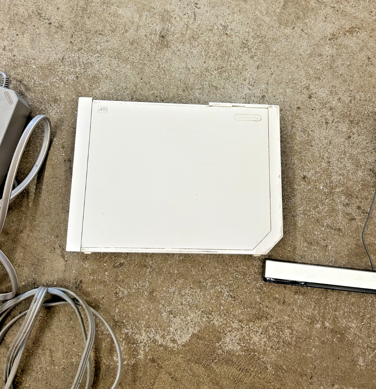 Original AUTHENTIC Nintendo Wii Video Game System