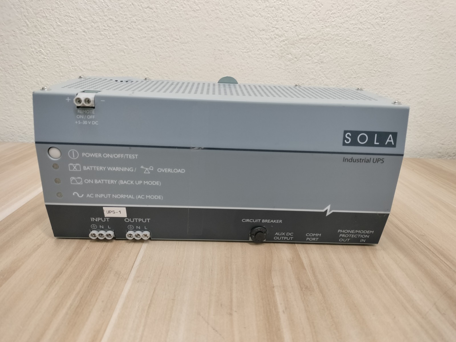 Sola UPS SDU 500 Industrial Uninterruptible Power Supply