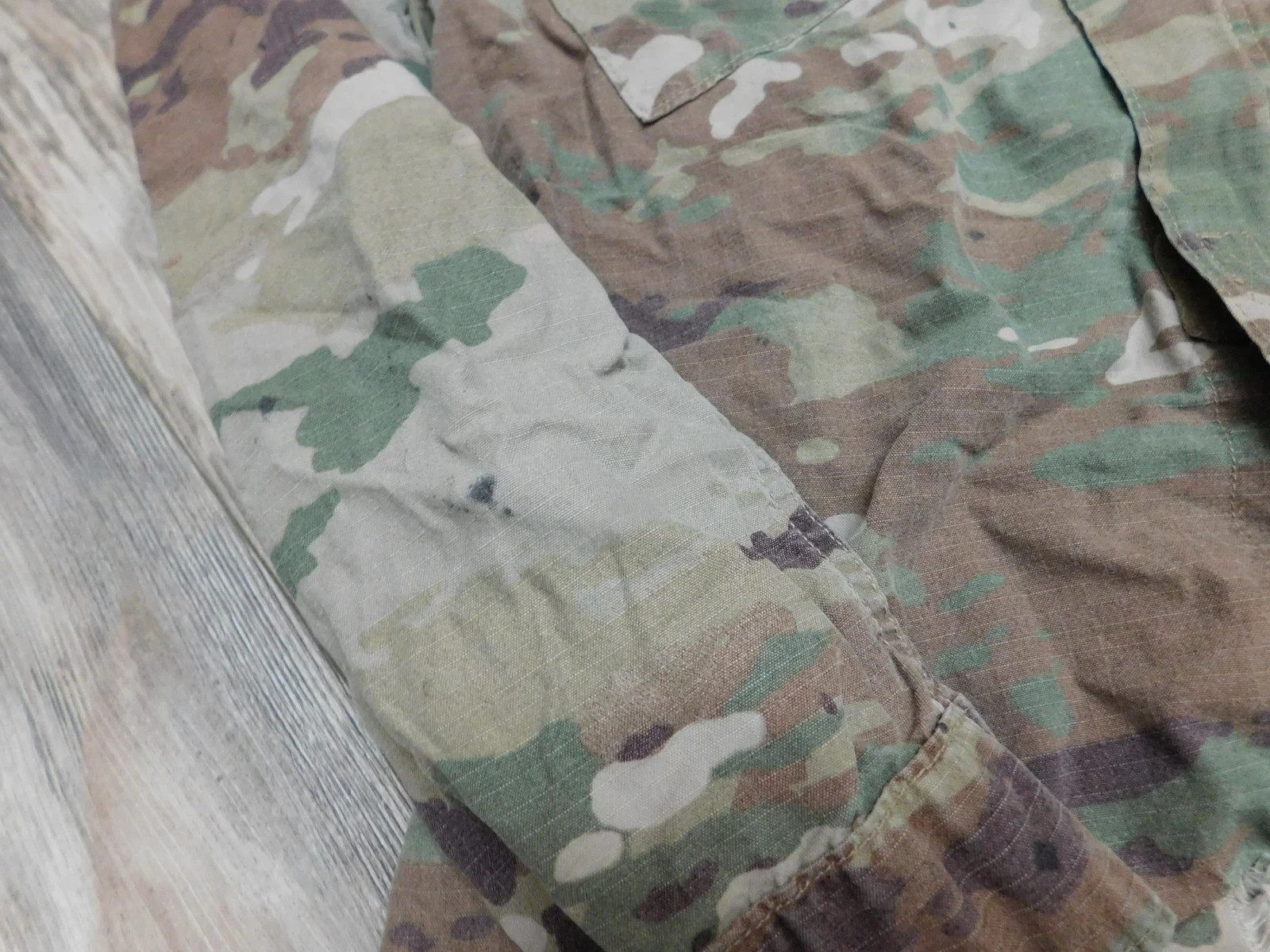 US ARMY OCP FLAME RESISTANT COAT SIZE MEDIUM - LONG