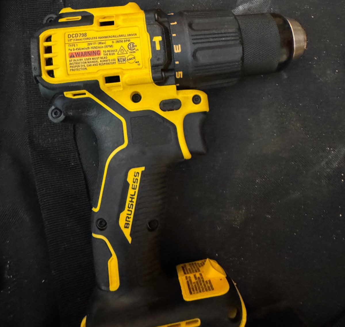 DEWALT 1/2-in 20-volt max Variable Speed Brushless Cordless Hammer Drill