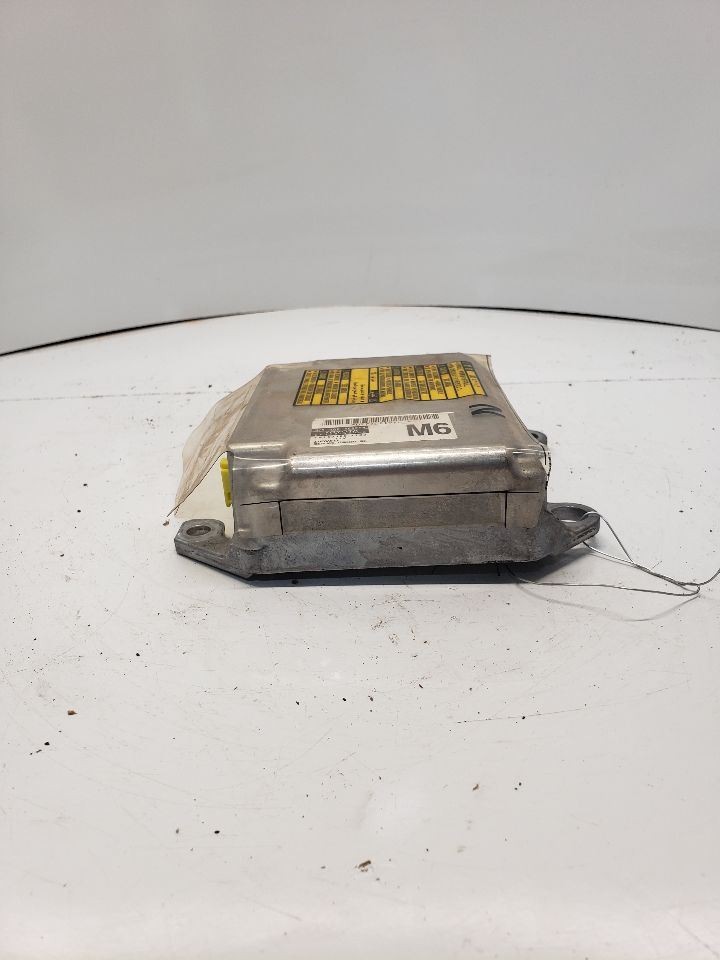 2005-2007 Toyota Sienna Control Module ab Under Console OEM 1369143