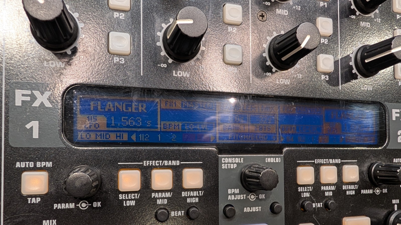 Behringer DDM4000 Digital DJ Mixer 4-Channel USB Tabletop Echo Reverb Filter