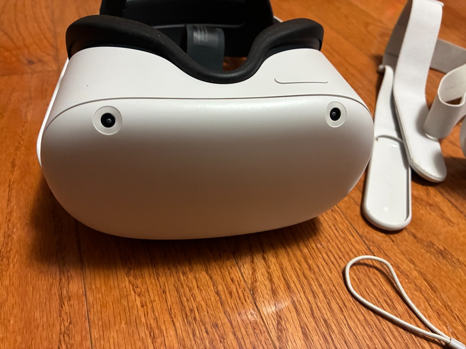 Lightly Used 128GB Meta Quest 2 VR Headset w. Controllers, Elite Strap, Charger