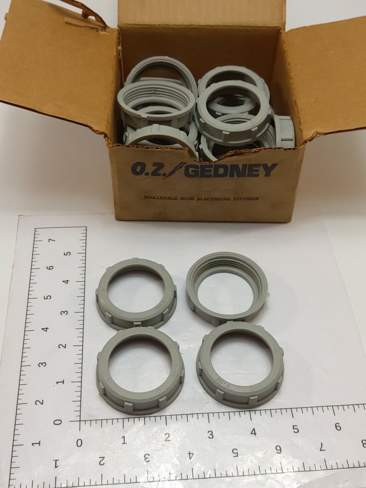 LOT OF 25 O.Z. GEDNEY 1 1/2" INSULATION CONDUIT BUSHINGS IB-150 (NIB)