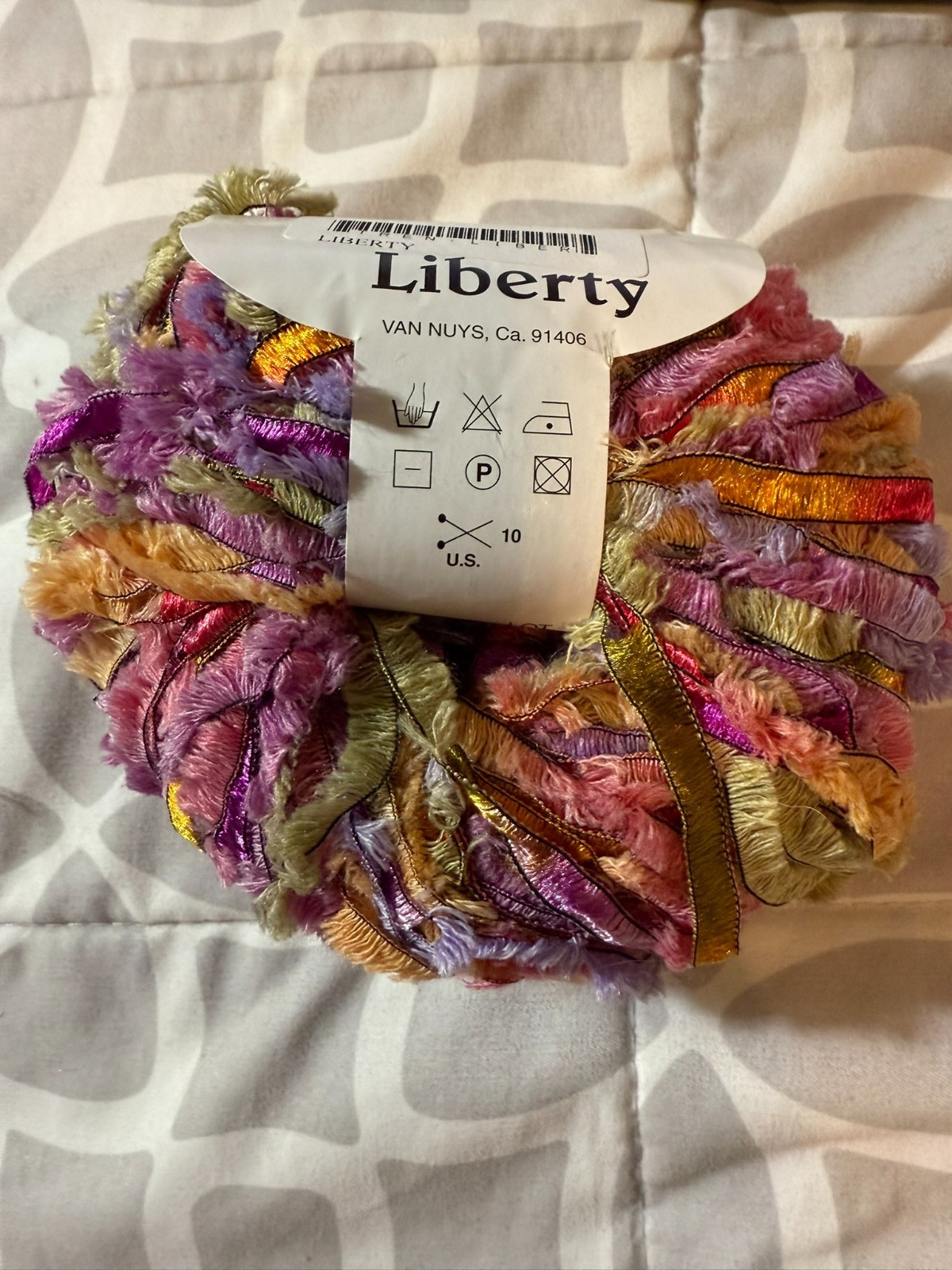 TRENDSETTER YARNS - LIBERTY - 2 COLORS AVAILABLE #125 AND # 961
