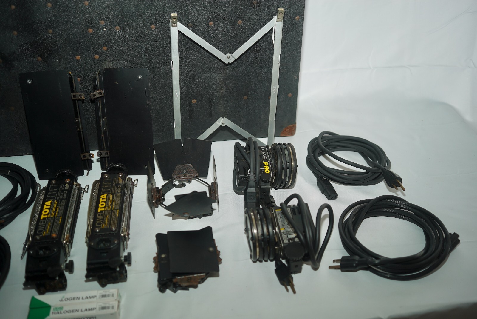 Lowel Tota (2) and Lowel Pro (2) Lighting Bundle Softbox and Case Tested