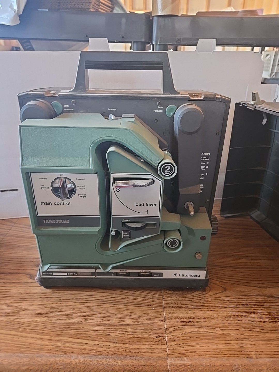 vintage bell and howell projector 1580 16 MM Black Case Green Projector