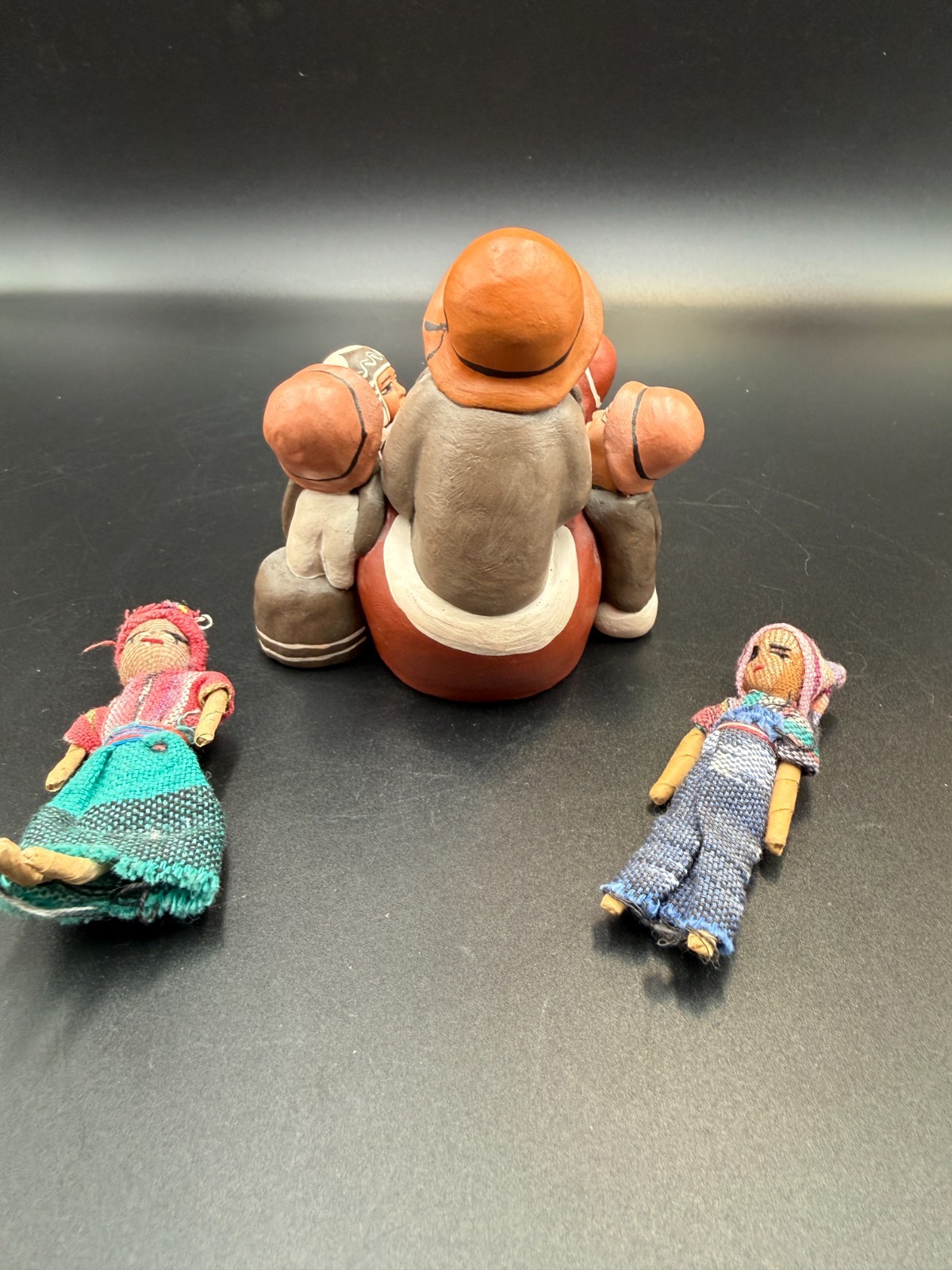 Peruvian Clay Storyteller Signed Maurelio H. w/ 2 Guatemalan Worry Dolls - VTG