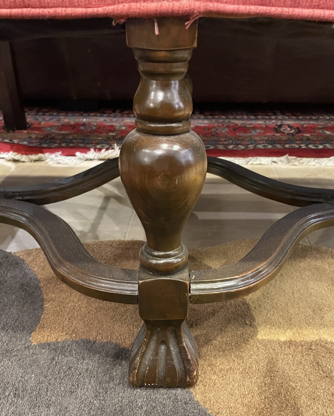 Upholstered bench with Dragonflies