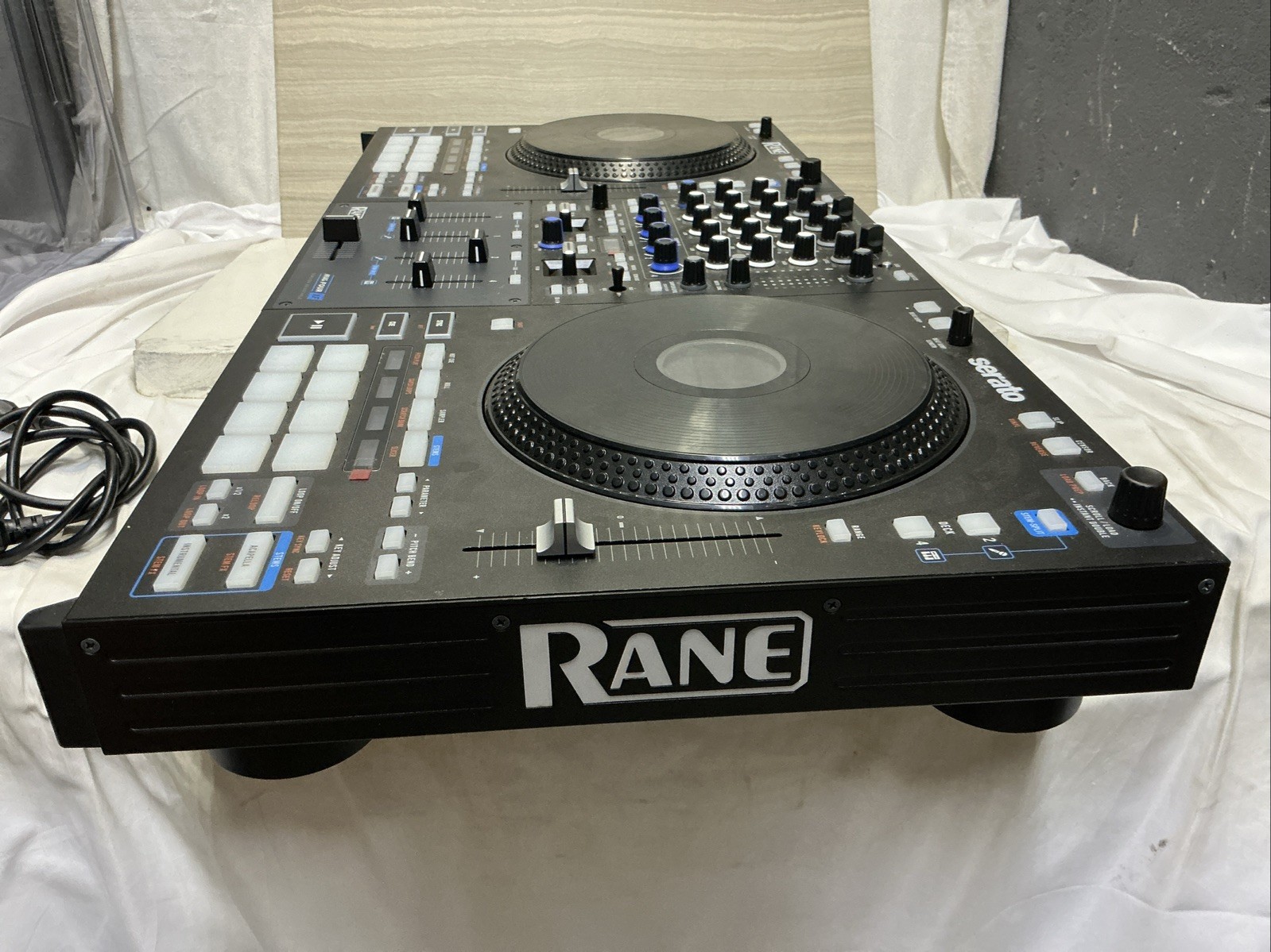 RANE FOUR Professional Serato DJ Pro 4-Channel Stems USB Controller Mixer Tested