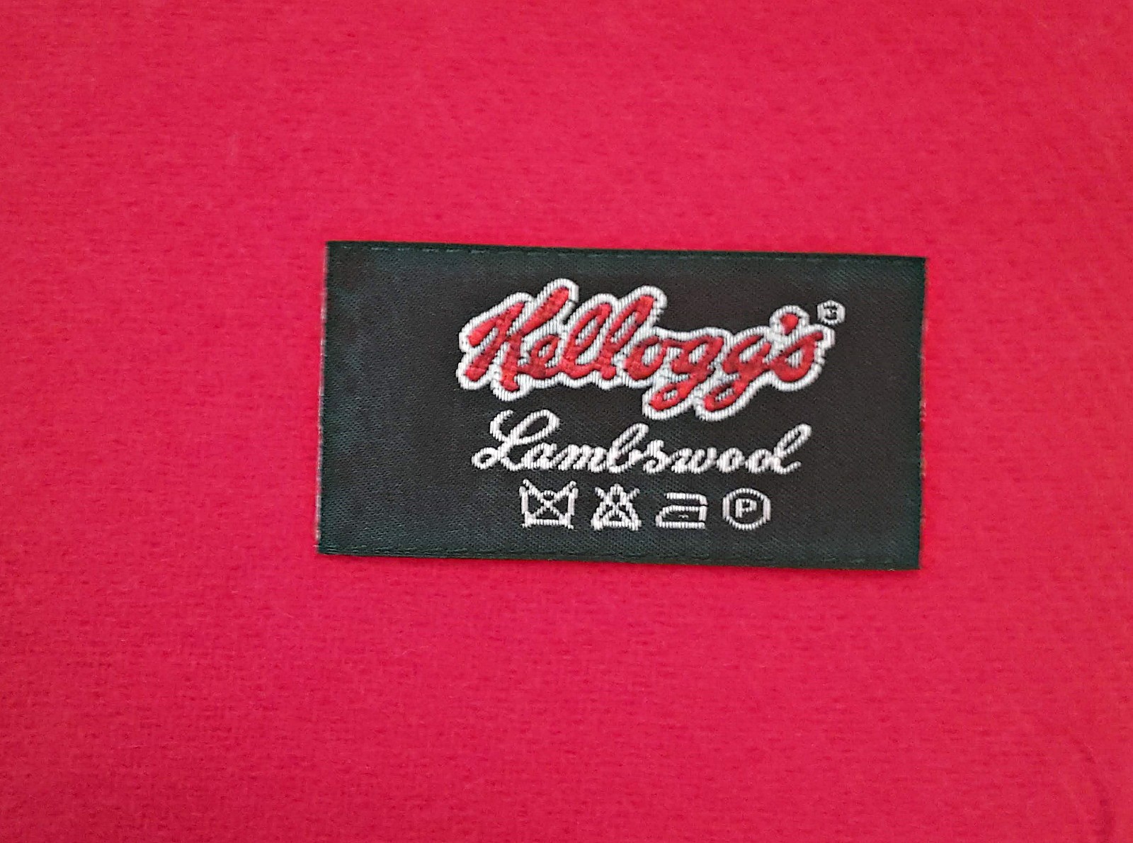 VINTAGE AUTHENTIC HELLOGG'S SOLID RED LAMBSWOOL LONG MENS FRINGE SCARF