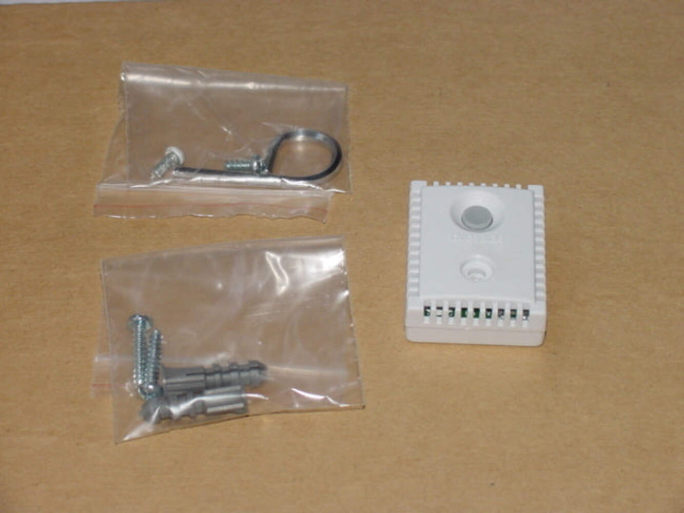 VENSTAR P474-0401 REMOTE TEMP SENSOR W/OVERRIDE BUTTON 163530