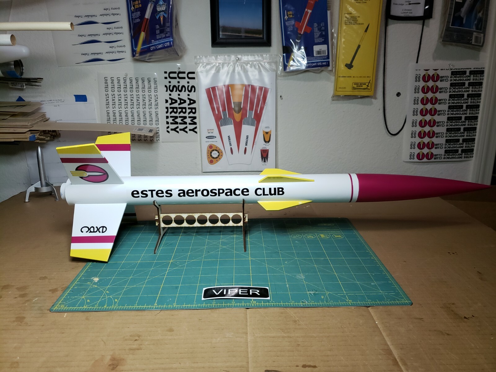 eac Viper Upscale Kit using Estes Pro Series II parts 2" diameter 30" tall!