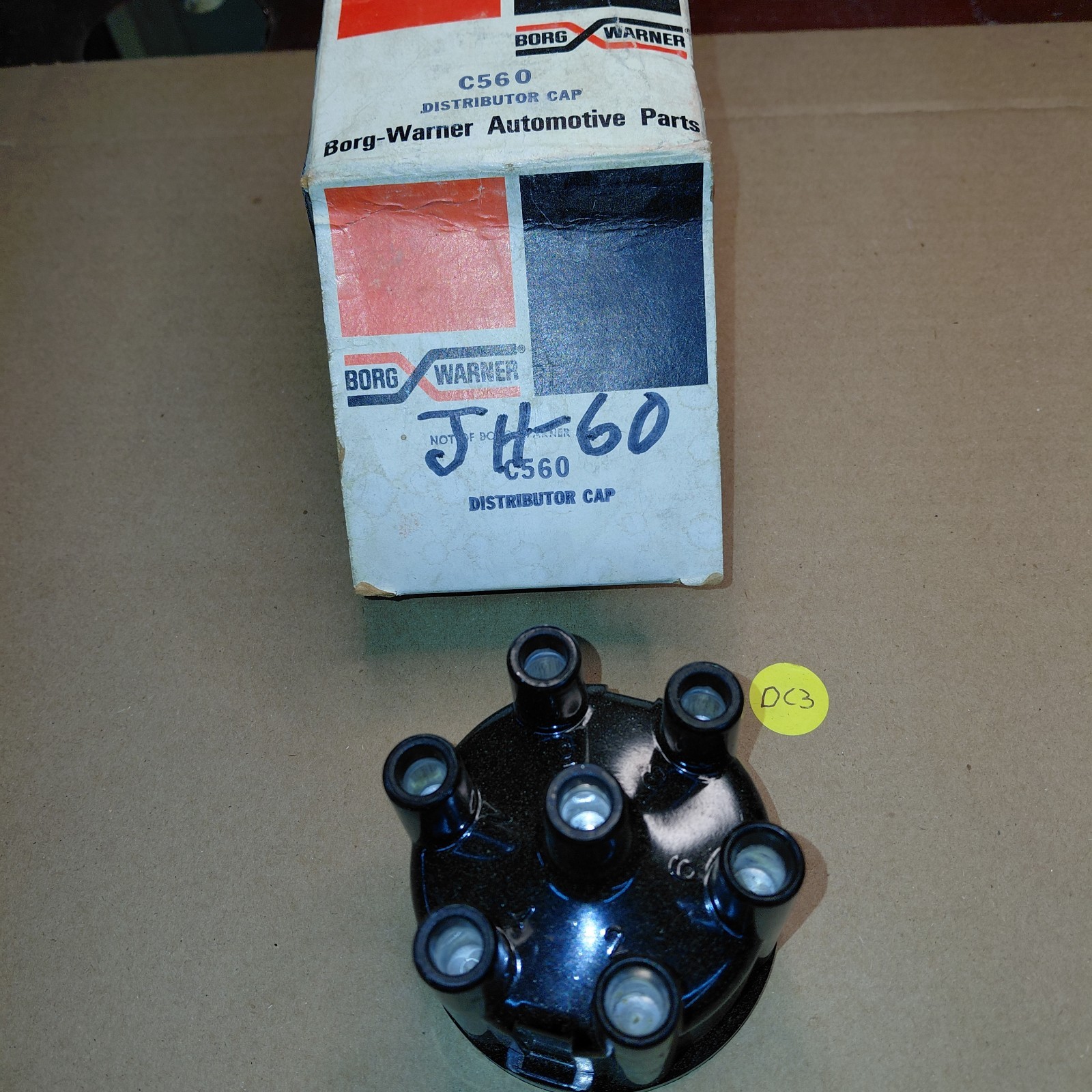New Borg Warner Distributor Cap C560