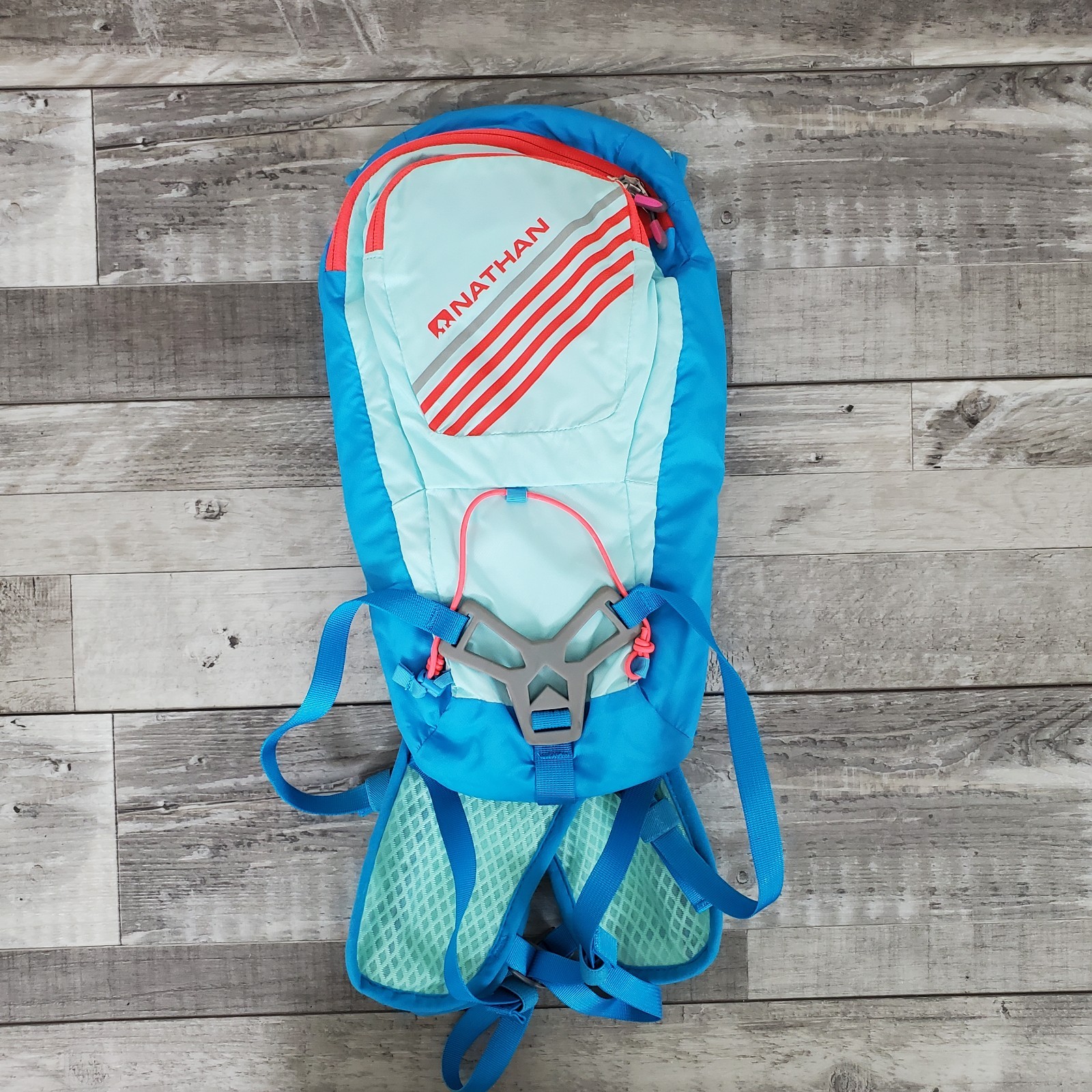 Nathan Moxy 2L Race Vest Hydration Pack Women’s Lightweight Running W/Bladder