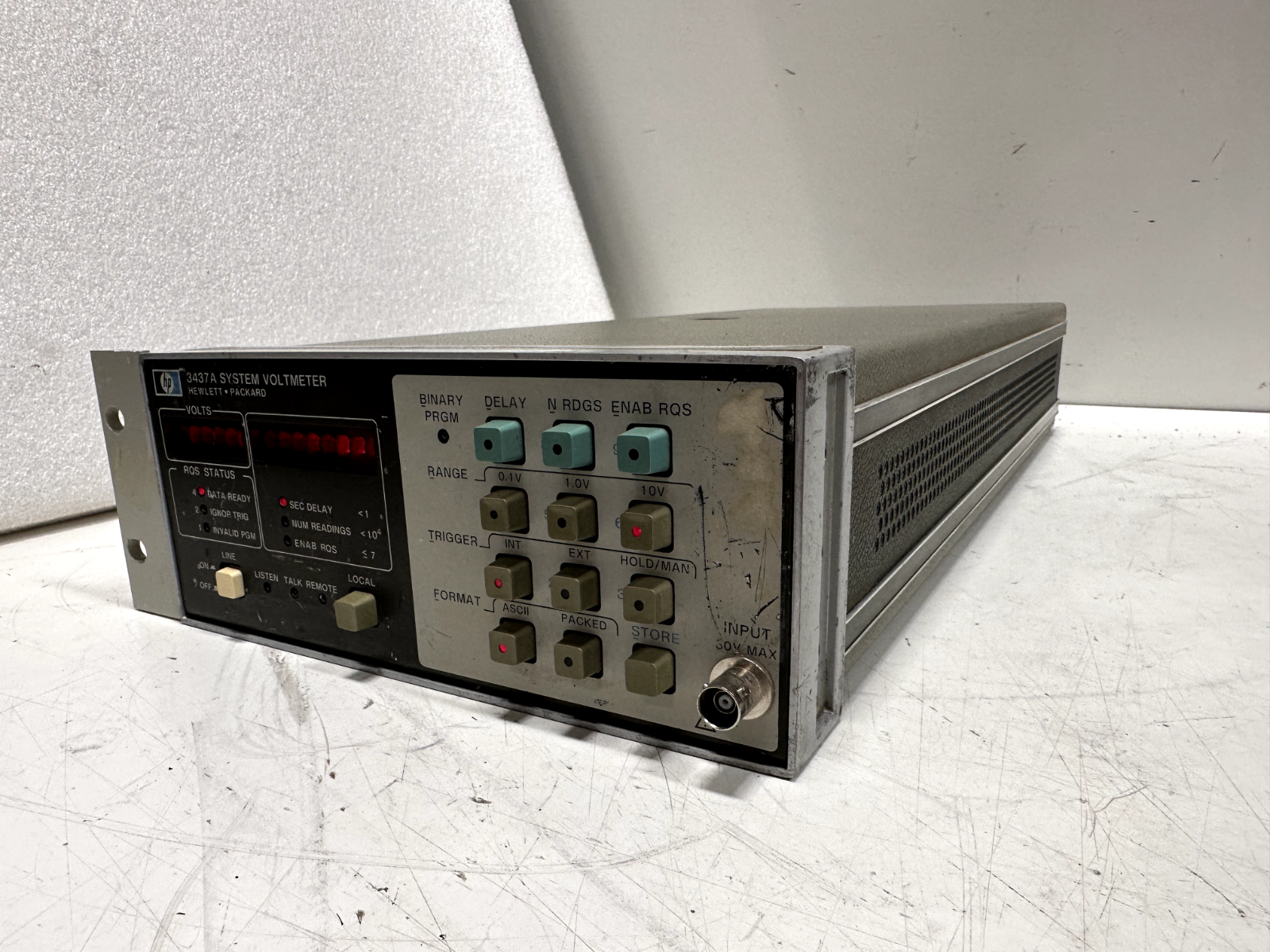 HP 3437A SYSTEMS VOLTMETER POWERS UP UNTESTED.