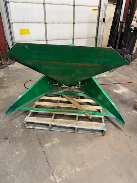 Gaylord box tipper