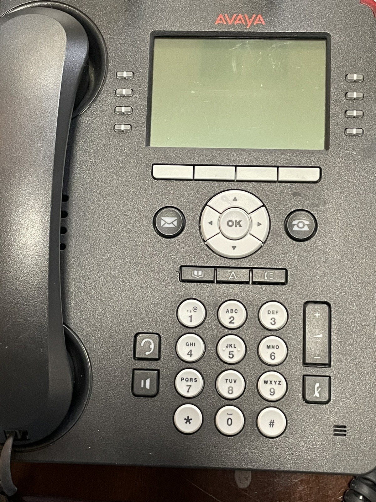Avaya 9508 8-Lines Business Office Digital Phone Text (700500207)