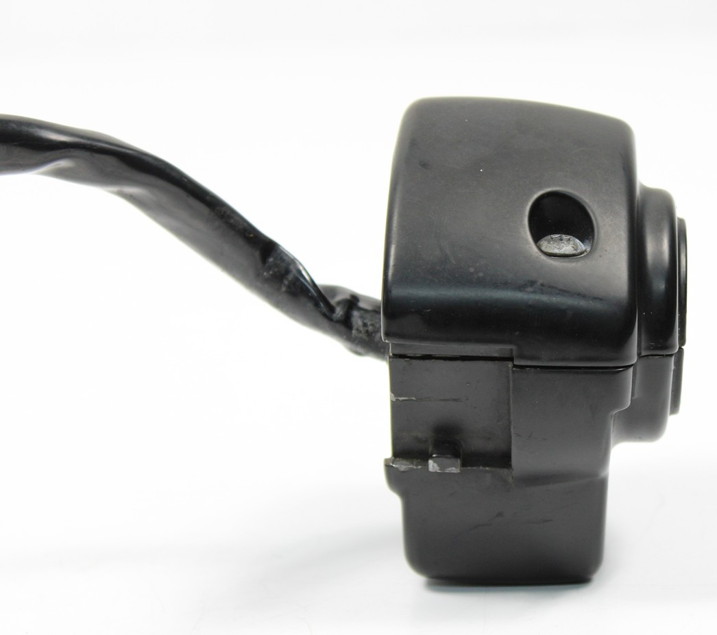 04 Harley Electra Glide Classic FLHTCI Left Control Switch