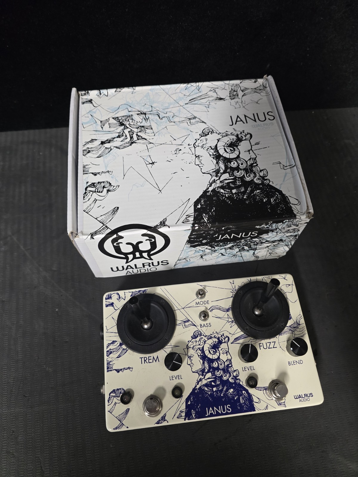 Walrus Audio Janus Tremolo/Fuzz Guitar Effects Pedal