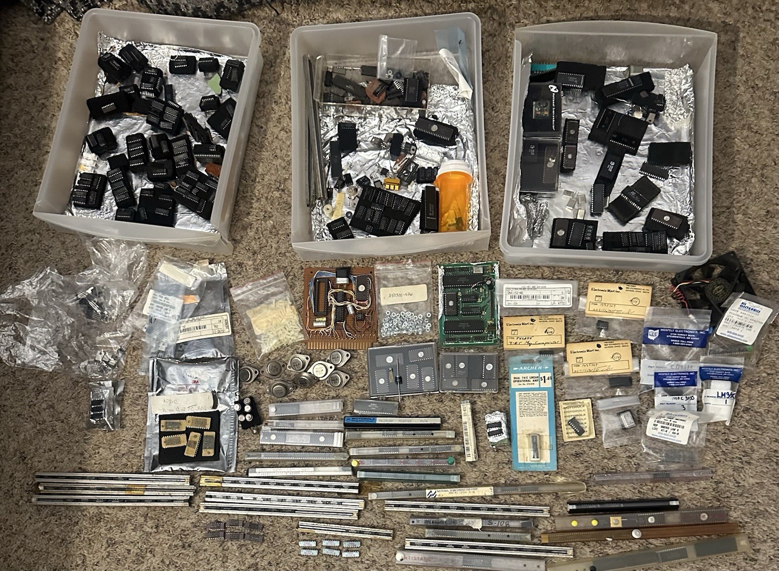 Motorola TI RCA Sony National Semi Electronic Components Mixed Lot MC33030P NOS