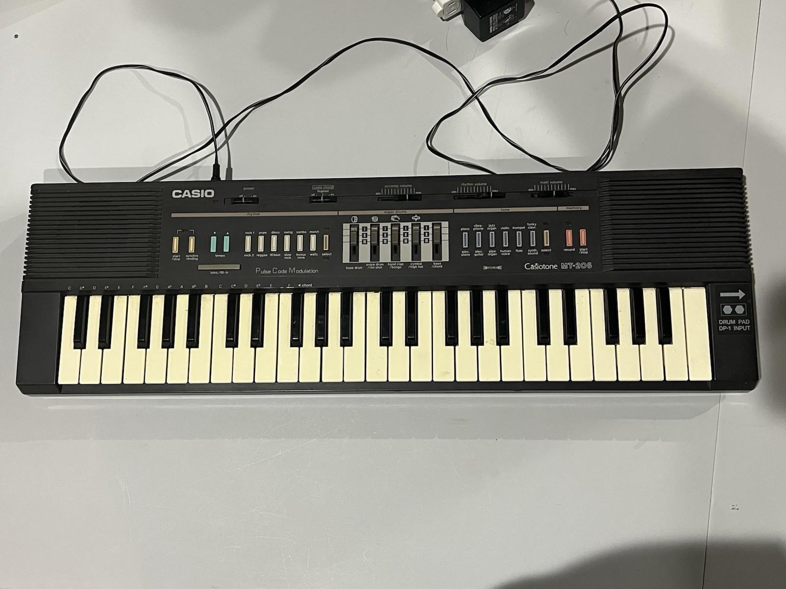 Vintage Casio Casiotone MT-205 Electronic Keyboard Piano Tested + Power Cable