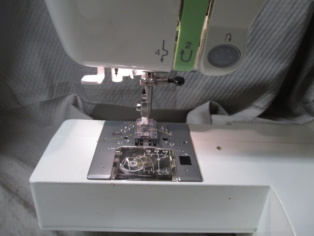 Janome Decor Computer Sewing Machine DC2007LE | Works Great - See Video
