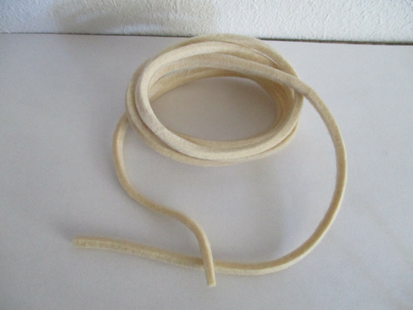 AN6232C Felt Strip 3/16 x 1/8 x 64" approx. length Preformed - Lot of 2