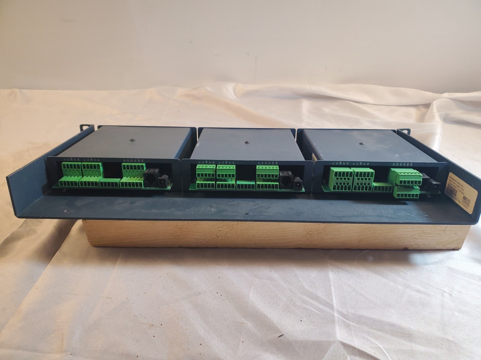 3x Broadcast Tools SS4.1 III Balanced Audio Automation Switcher in Ra-1 Rack