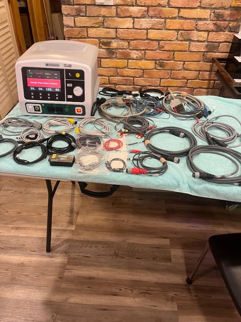 St. Jude Ampere RF Generator With MANY Accessories  (TESTED)